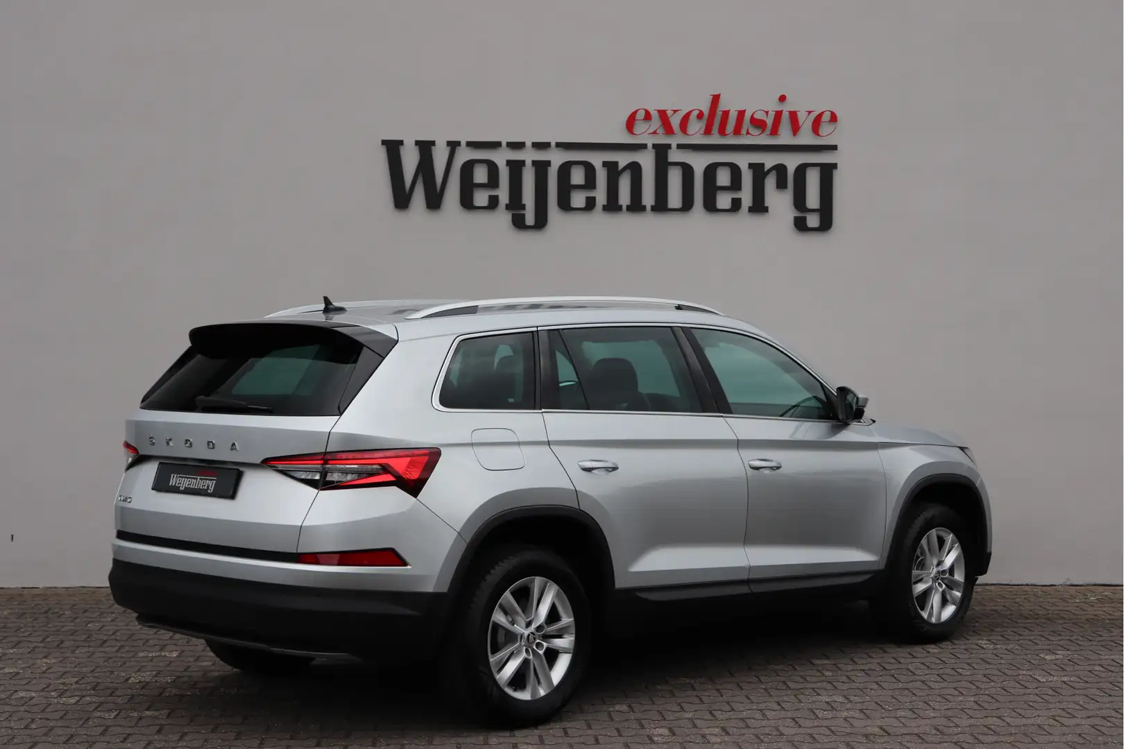 Skoda Kodiaq 1.5 TSI Business Edition 7p. Navi Cruise Automaat Grijs - 2