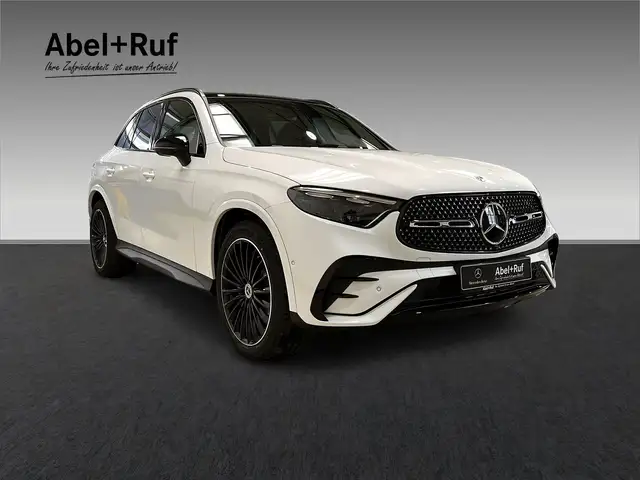 Mercedes-Benz GLC view 3