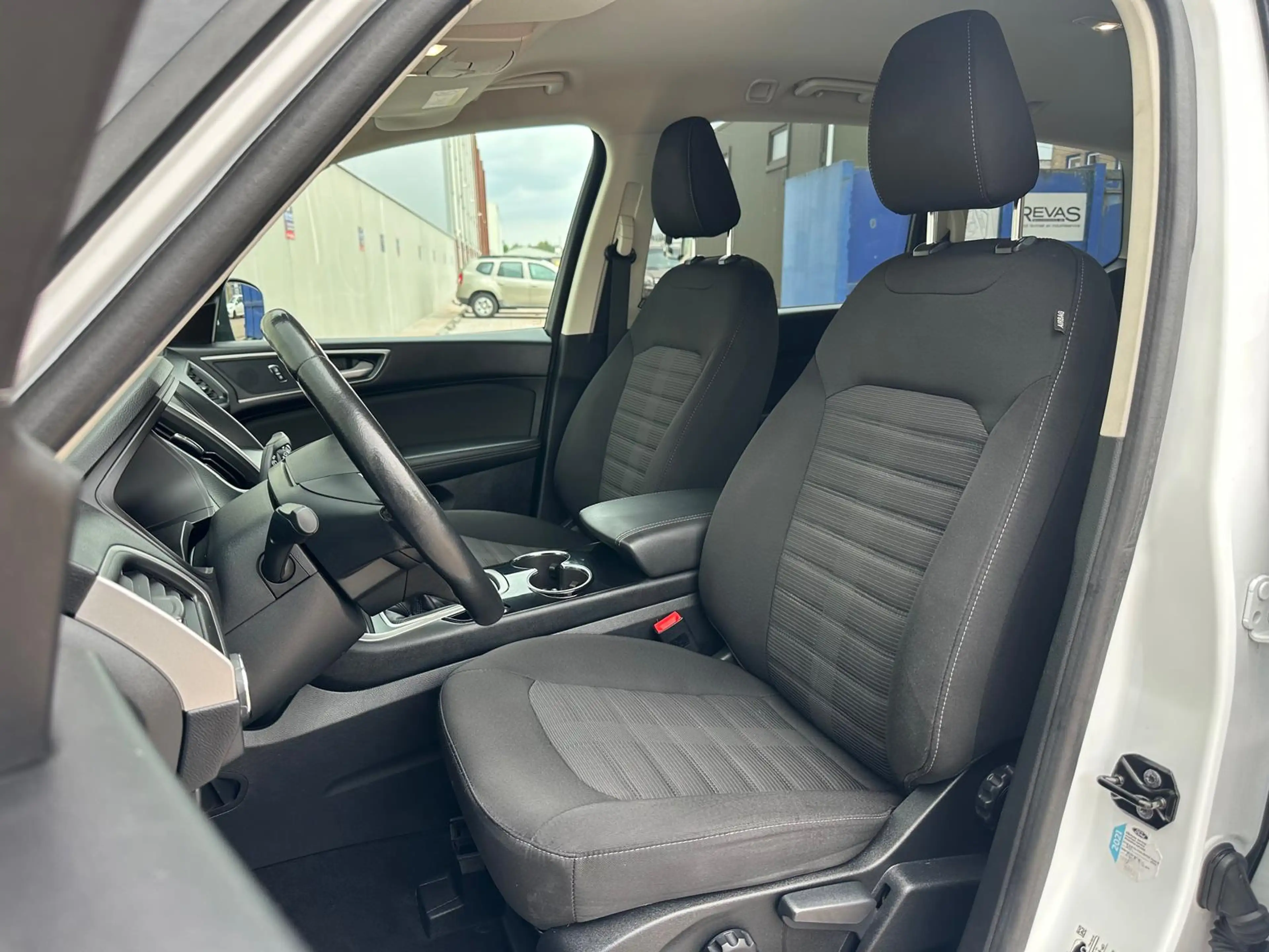 Ford Galaxy 1.5 Titanium 7Persoons, Climate C, Cruise C, Navig — photo 6