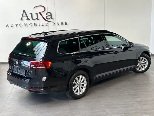 Volkswagen Passat view 5