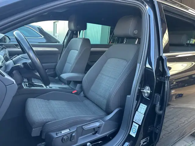 Volkswagen Passat view 12