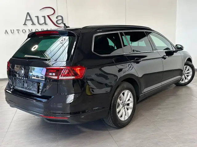 Volkswagen Passat view 4