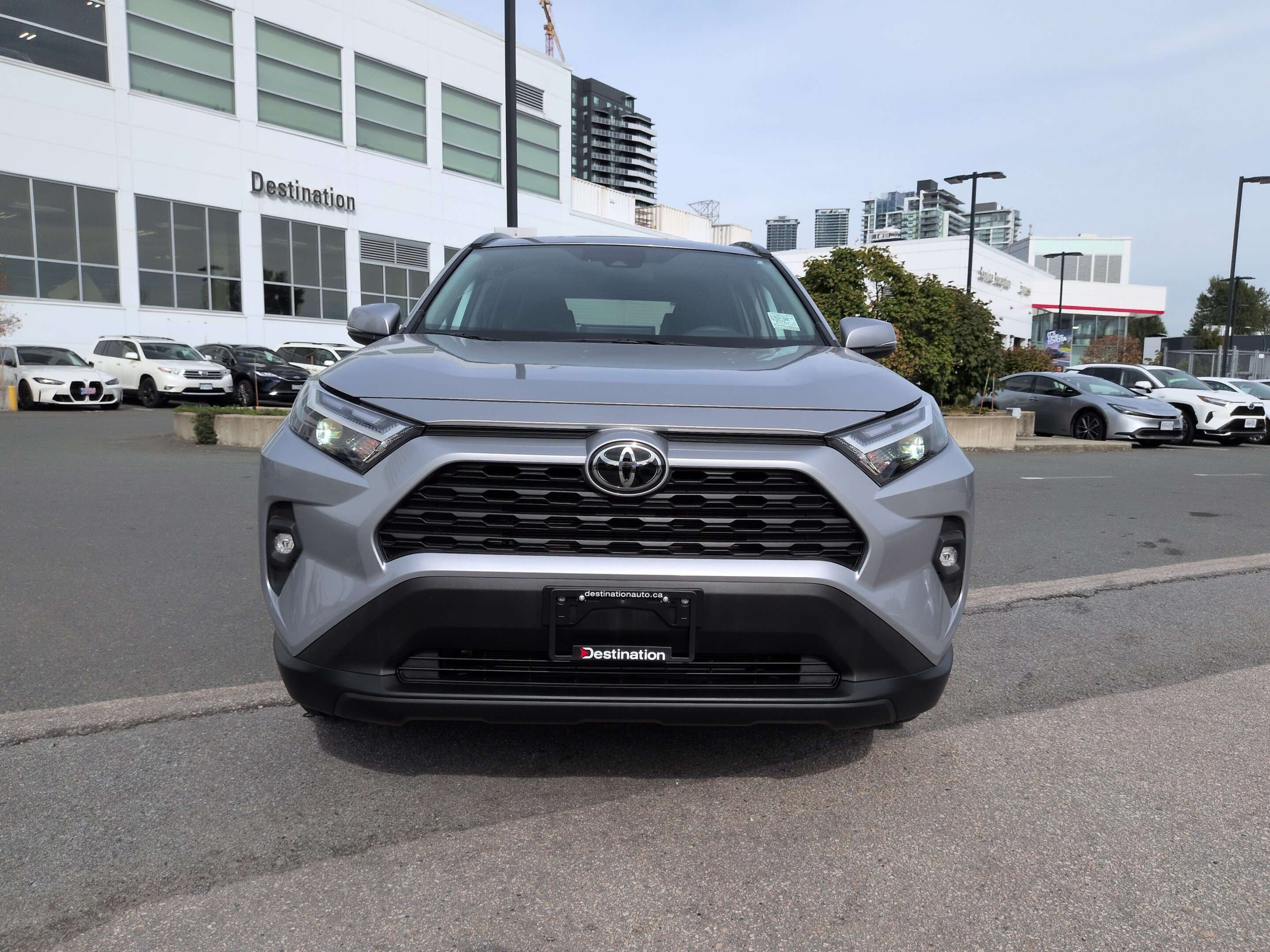 2025 Toyota RAV4 XLE Premium - Local, No Accidents, Certified! — снимка 1
