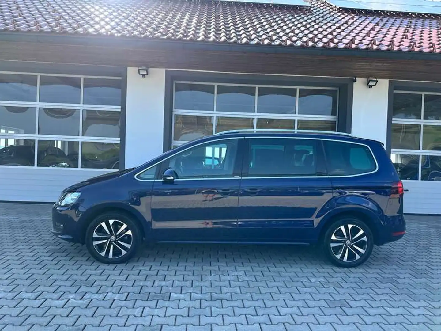 Volkswagen Sharan 2,0 TDI DSG UNITED*STANDHZ*PANO*RFK*APP*ACC*XENON* Blau - 2