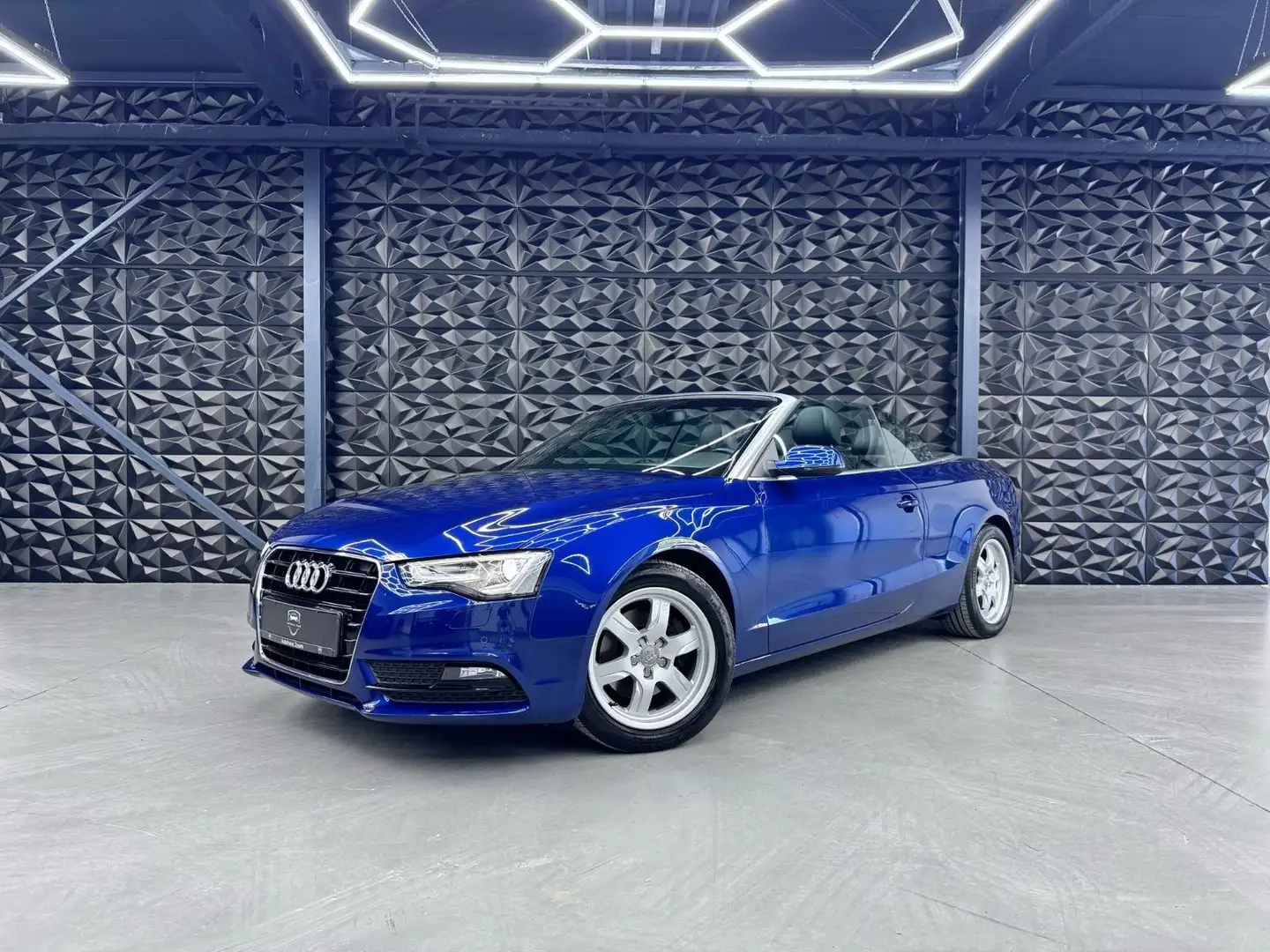 Audi A5 Cabriolet 2.0 TDI 1HD/BI-XEN/ALCANTA/MMI/NAVI Blau - 1