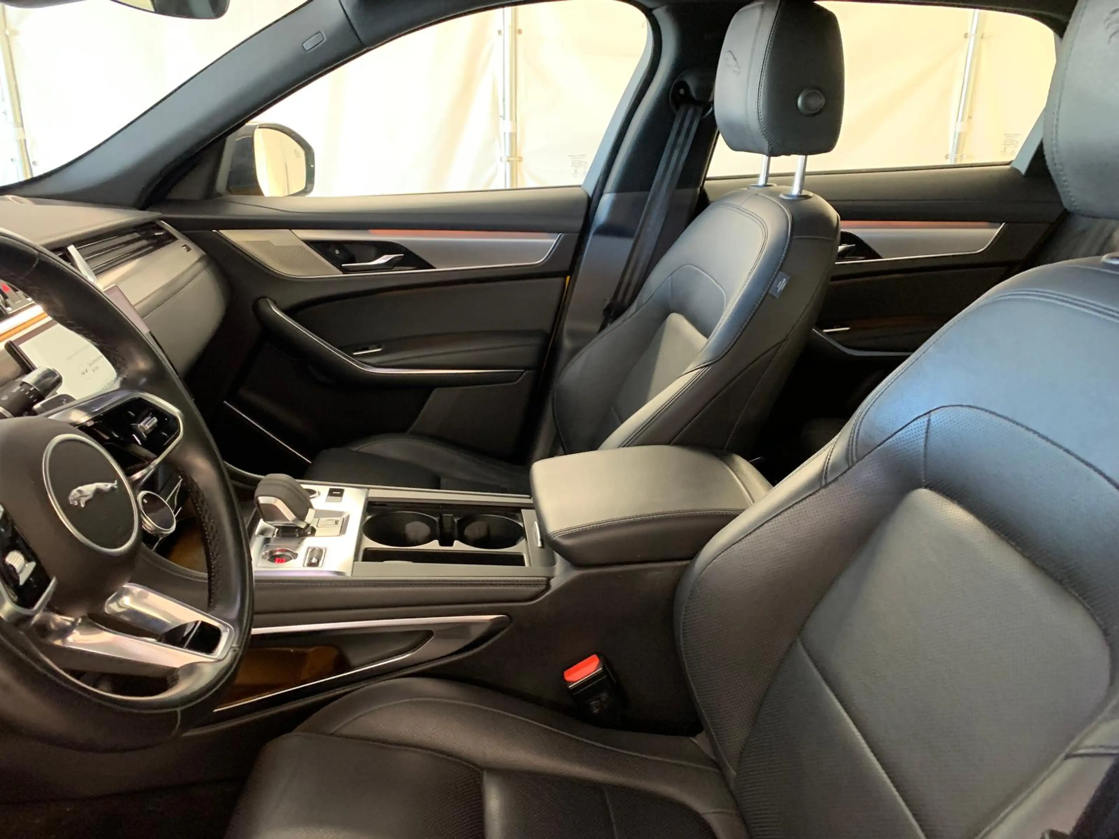 Jaguar F-Pace P400 E ACC|ILS-LED|DigiCockp.|Shz|Leder — photo 10