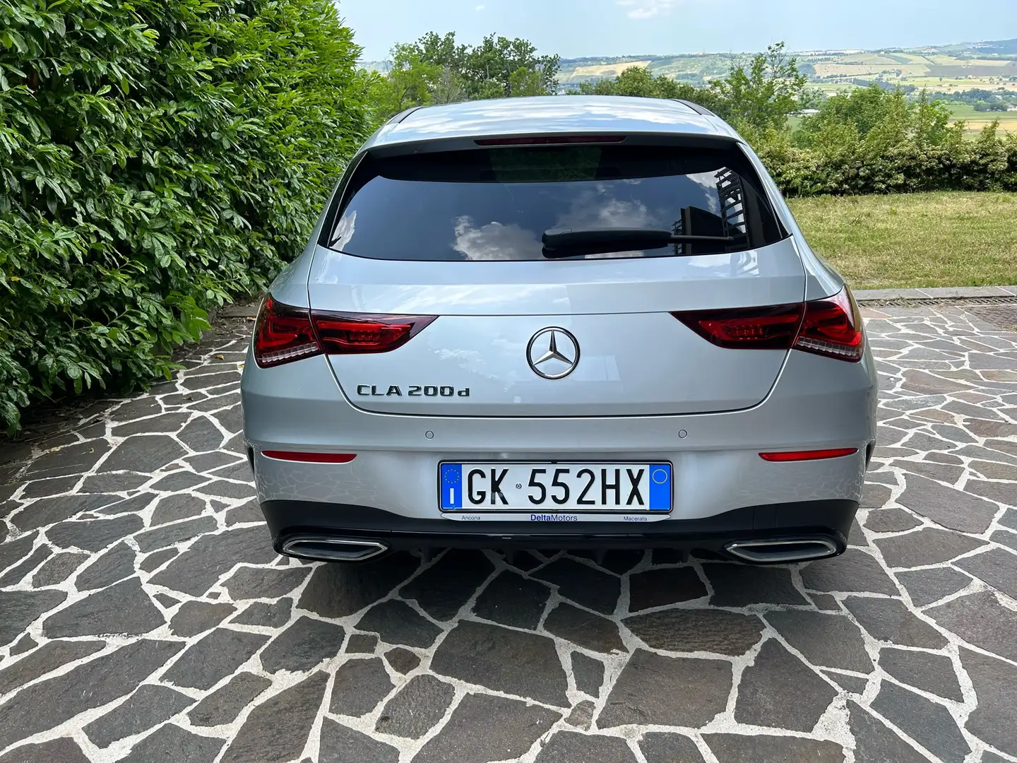 Mercedes-Benz CLA 200 premium Argintiu - 2