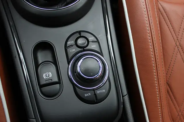Mini Countryman view 29