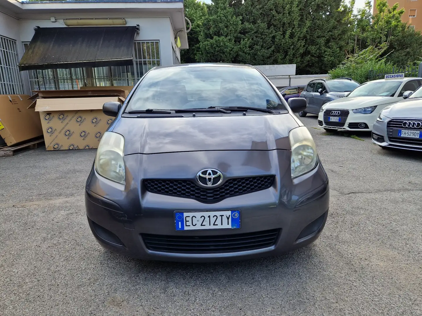 Toyota Yaris 5p 1.0 Sol  *OK NEOPATENTATI * Grijs - 2