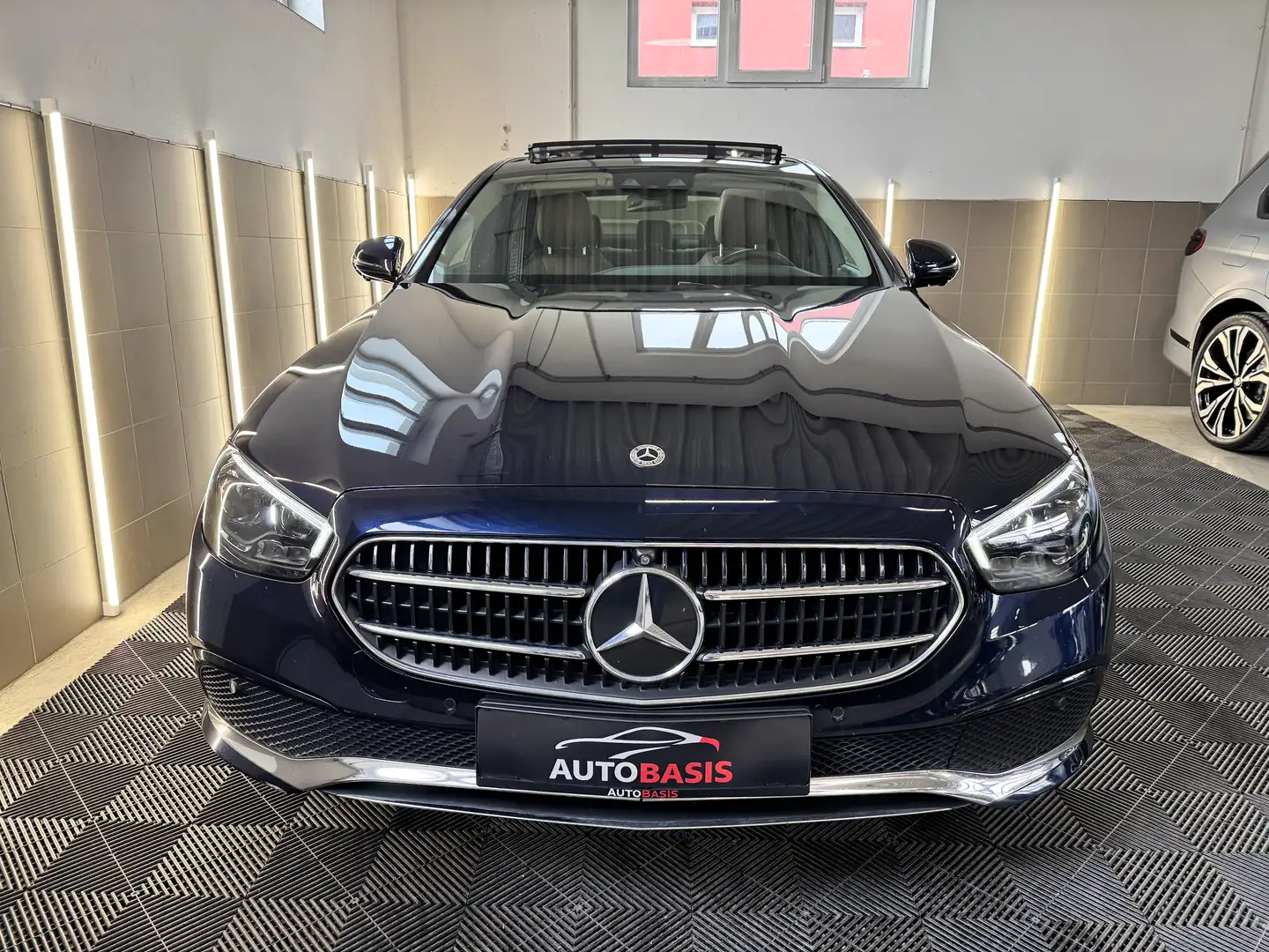Mercedes-Benz E 200 E200d Avantgarde 1.Besitz/Pano/Burmester/Multibeam Blau - 2