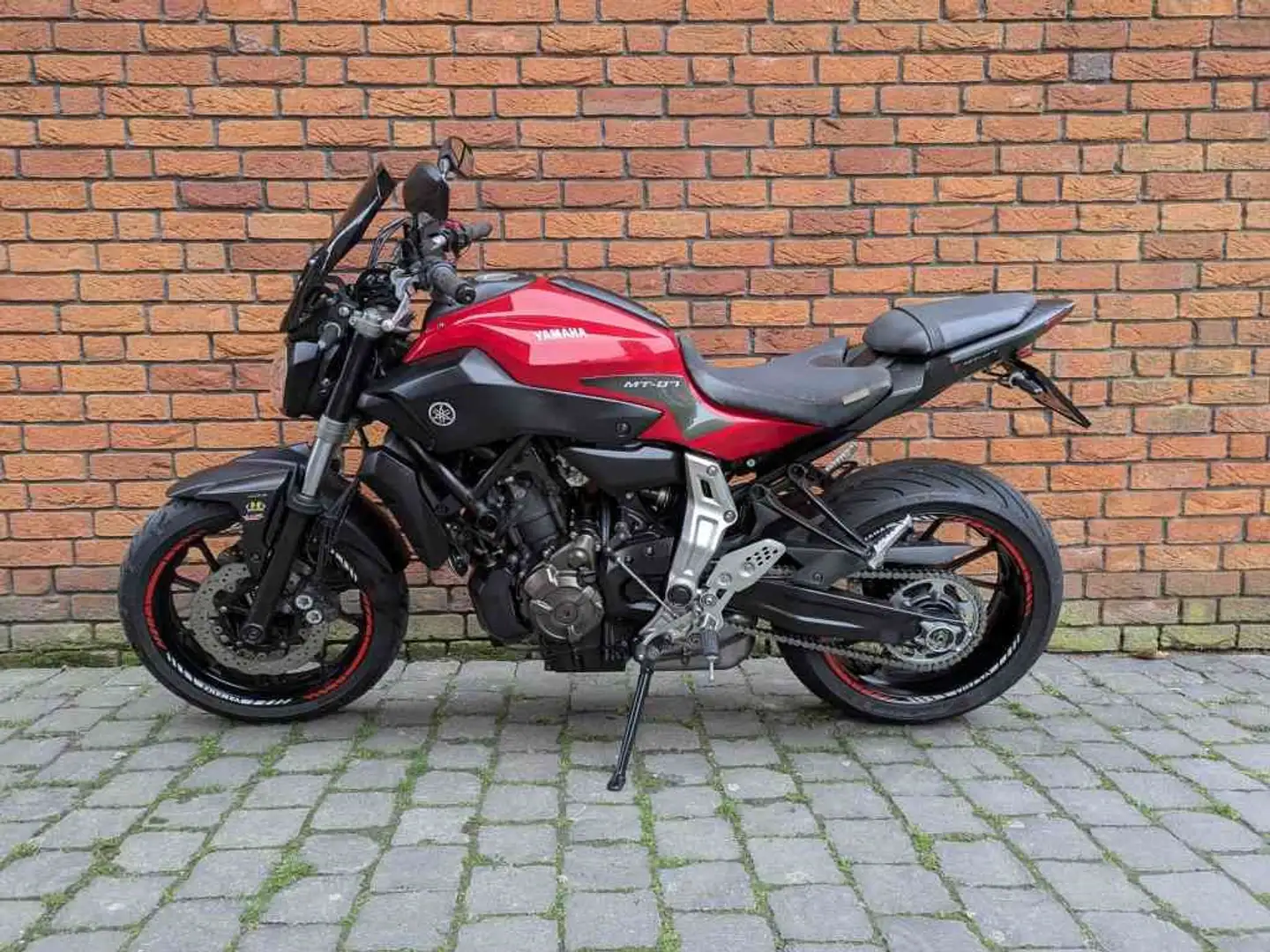 Yamaha MT-07 ABS Rood - 2