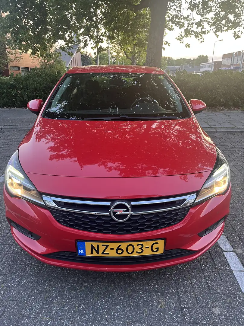 Opel Astra 1.0 Online Edition Recent onderhoud +nieuwe  APK Rood - 1
