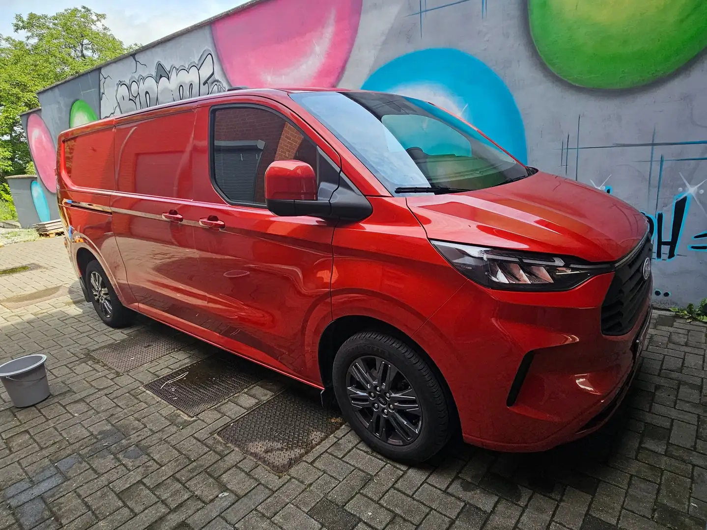 Ford Transit Custom 2.0 TDCi L2H1 Limited S/S (EU6.2) Rood - 2