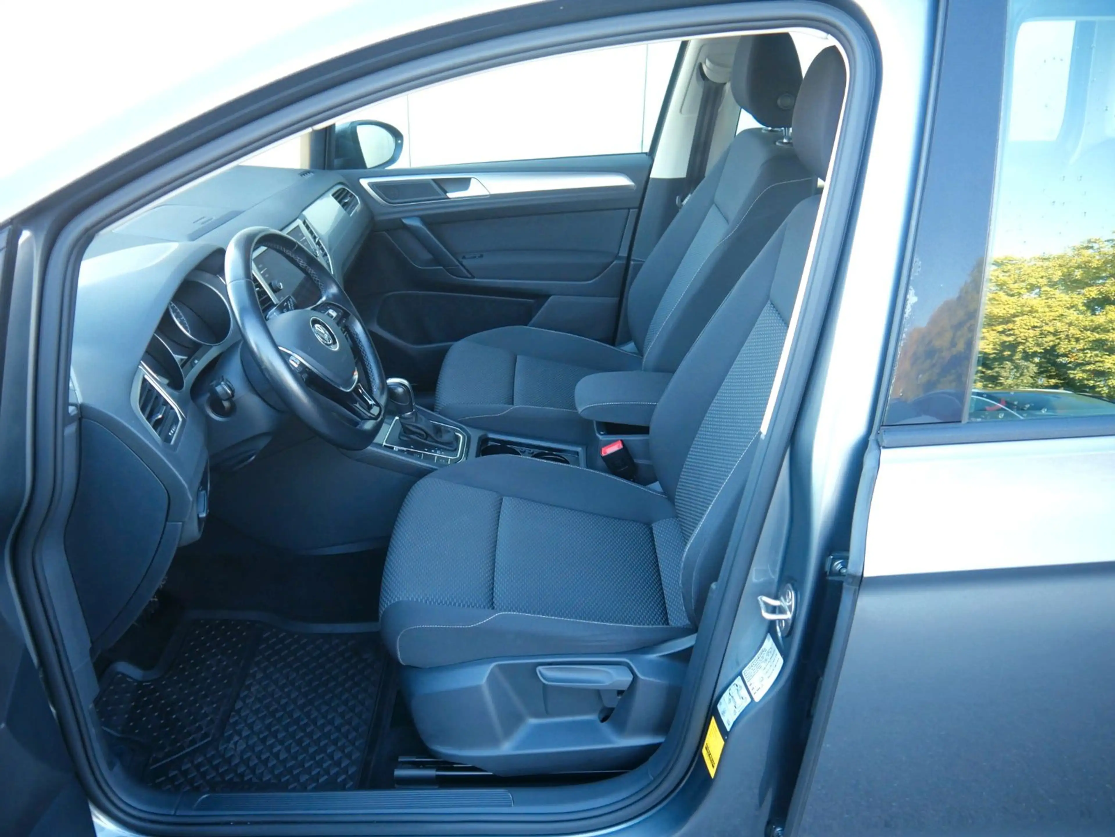 Volkswagen Golf Sportsvan 1.0 TSI DSG Trendline — photo 7