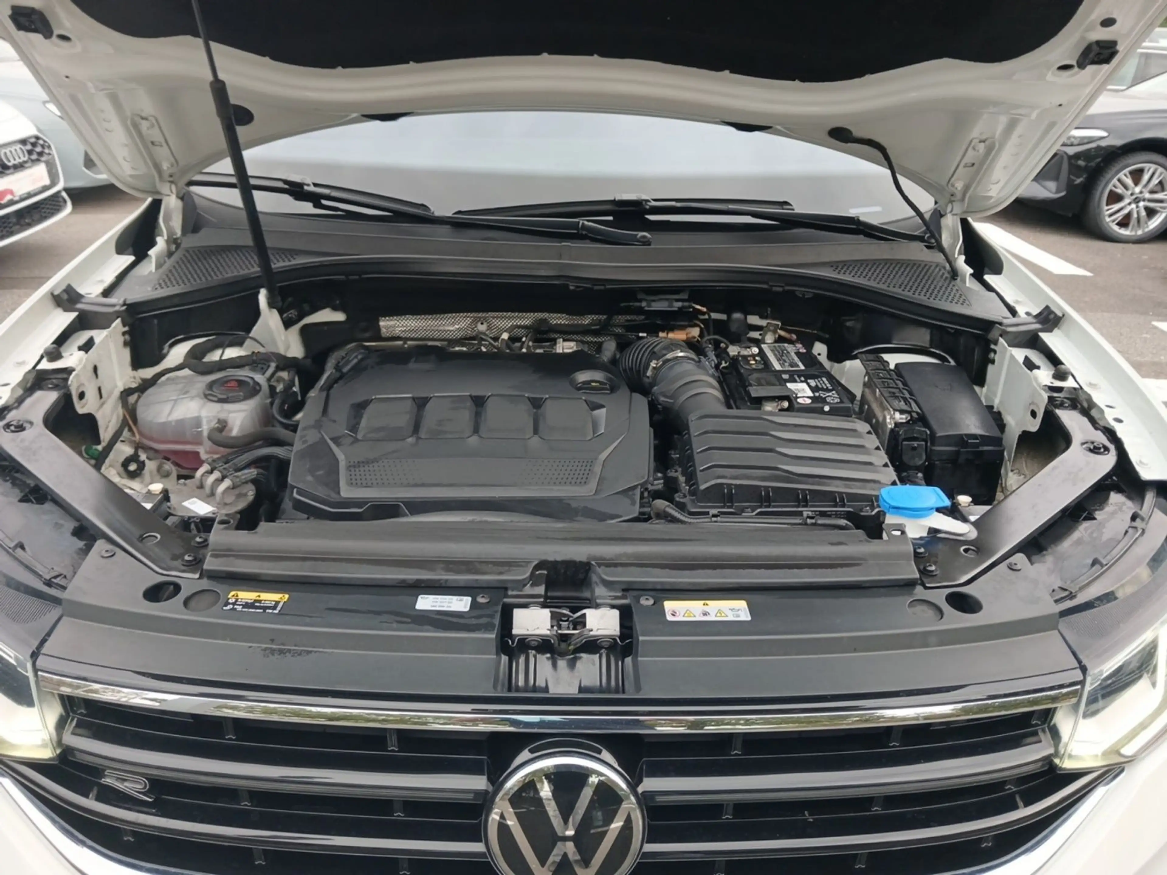 Volkswagen Tiguan Allspace R-Line 4Motion 2.0 TDI SCR DSG B — photo 12