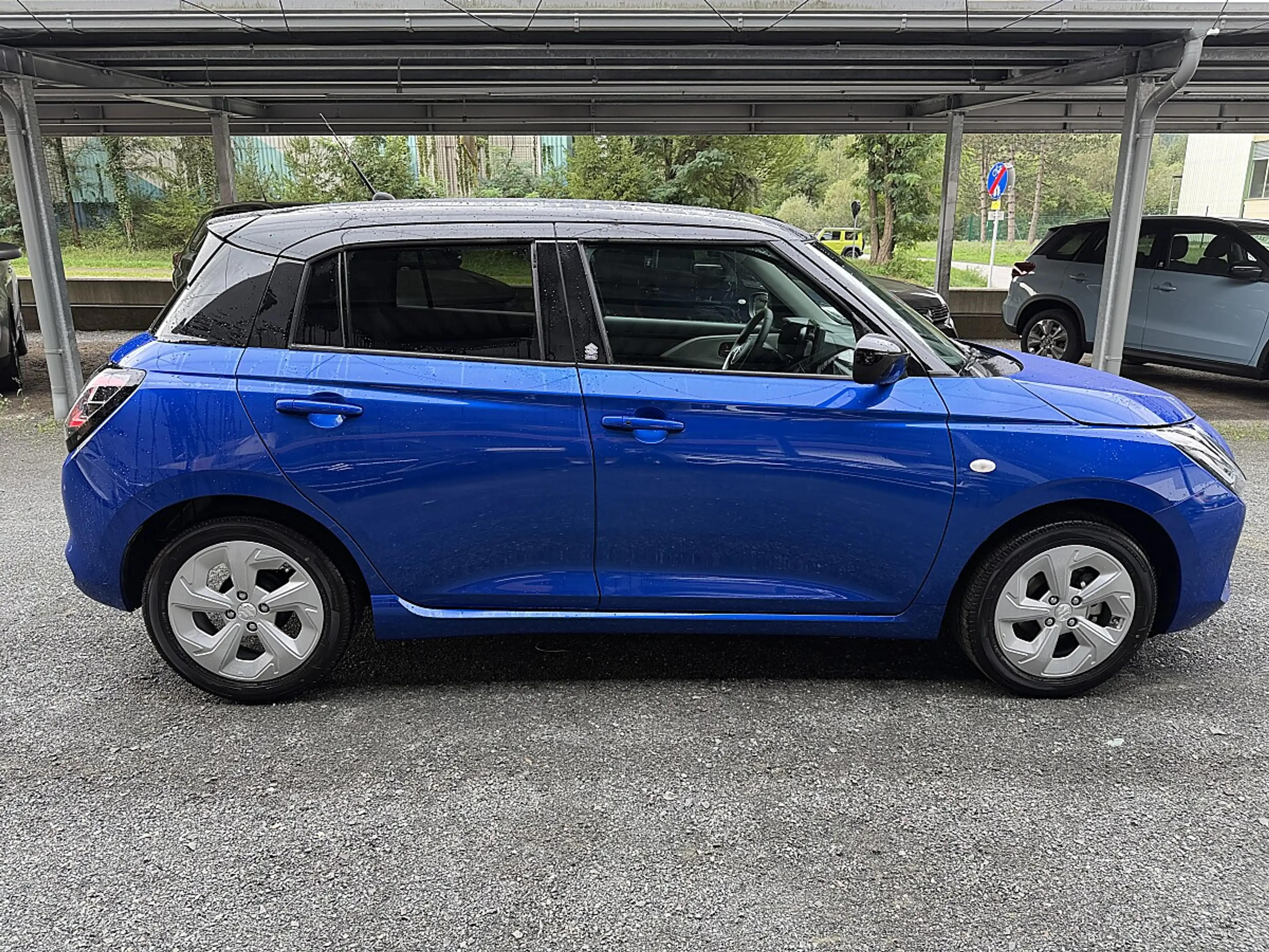 Suzuki Swift 1,2 Hybrid Shine — photo 4