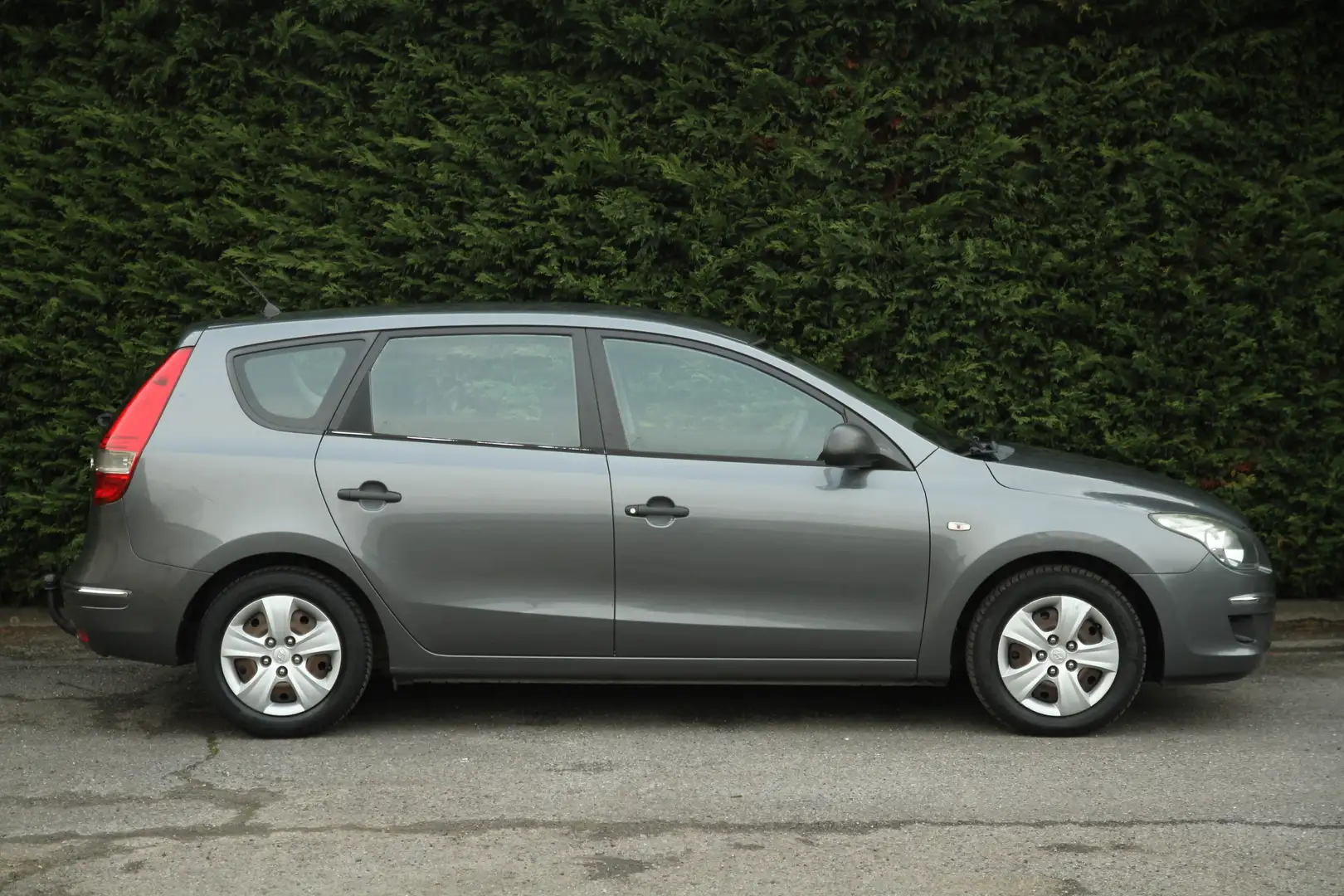 Hyundai i30 SW 1.6 CRDi Comfort Gris - 2