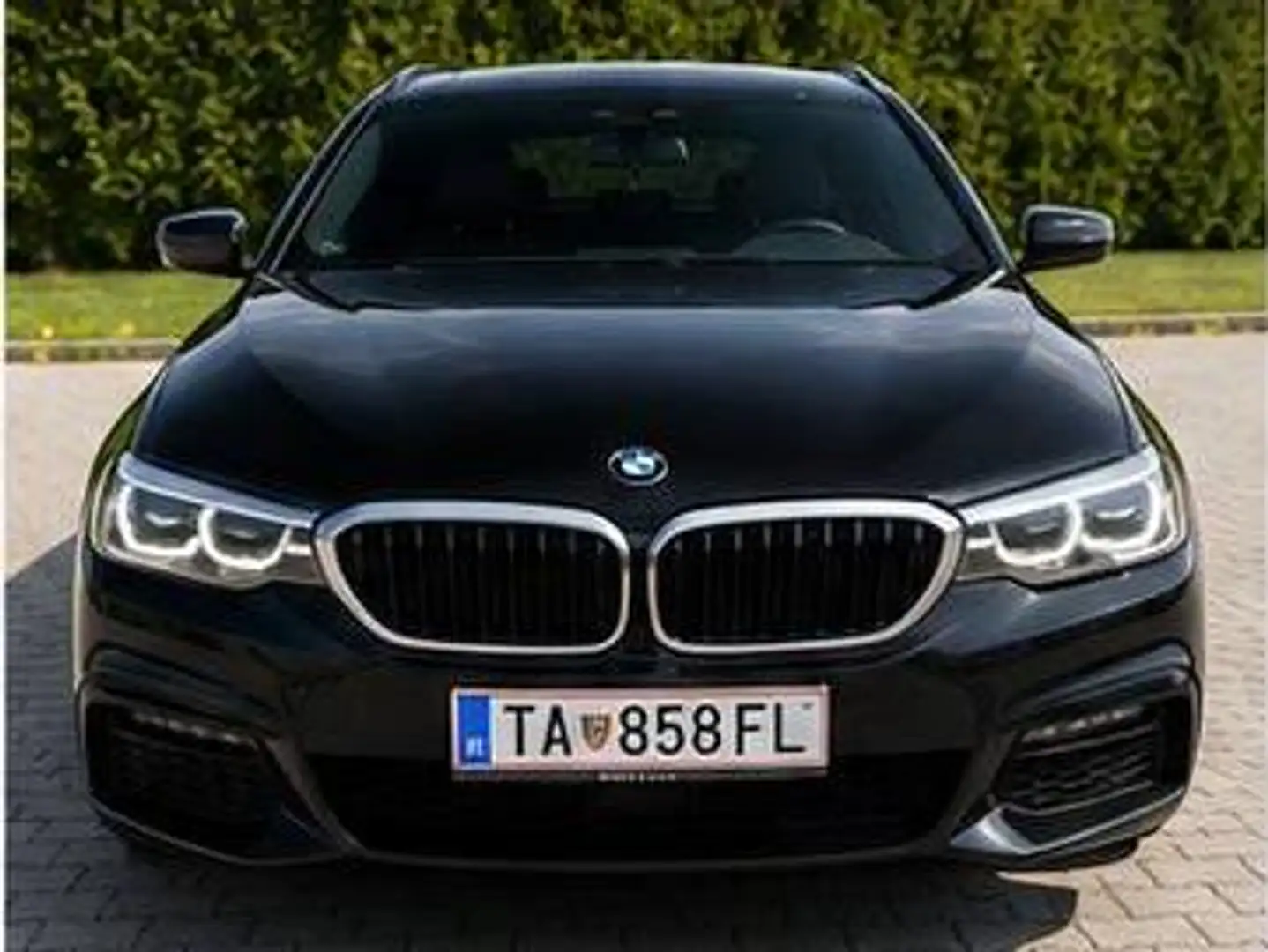 BMW 530 530d xDrive Touring Aut. Schwarz - 1