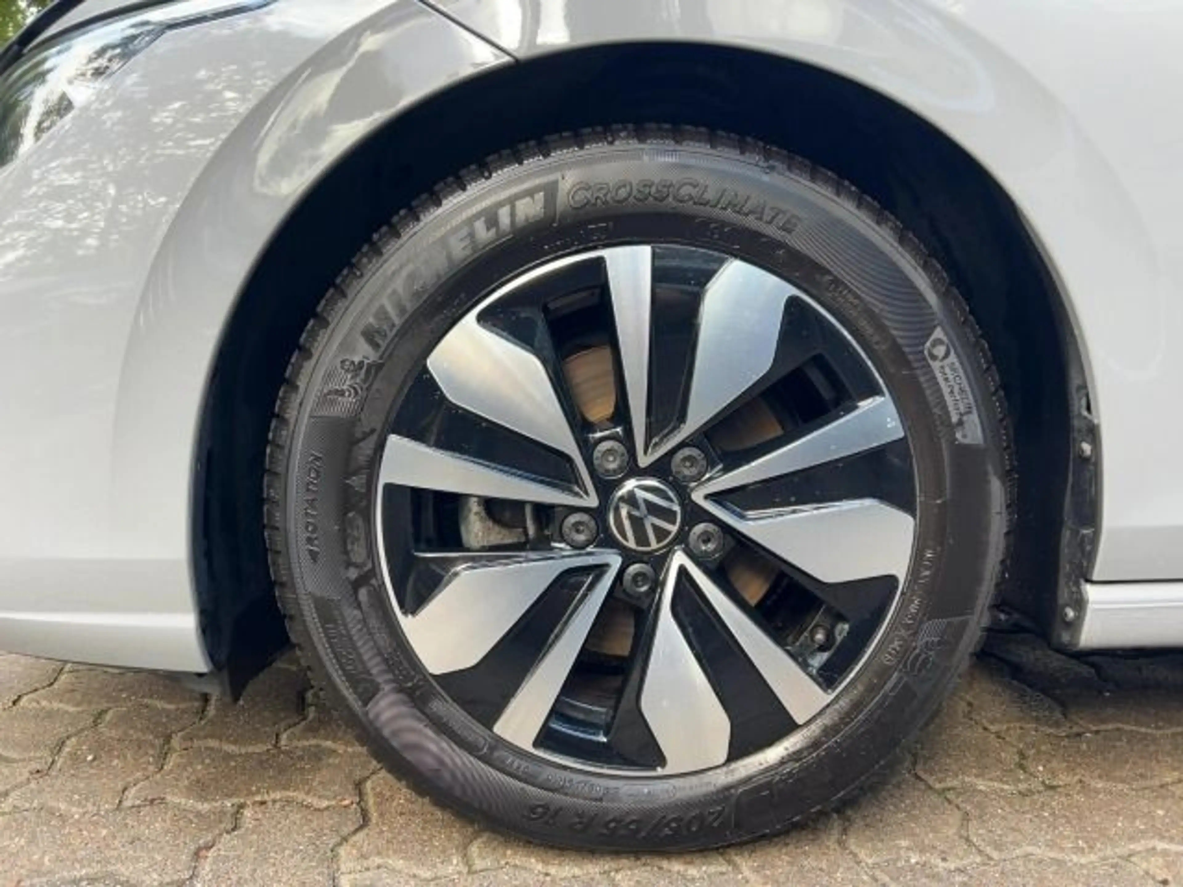 Volkswagen Golf Variant VIII1.5 eTSI DSG Goal AHK Navi LED — photo 14