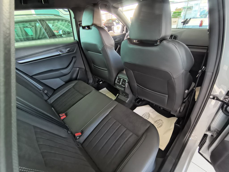 Skoda Karoq 1.5 TSI ACT DSG Sportline MicrofaserLeder — photo 9
