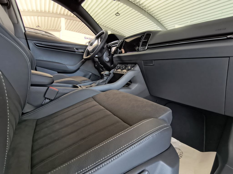 Skoda Karoq 1.5 TSI ACT DSG Sportline MicrofaserLeder — photo 6