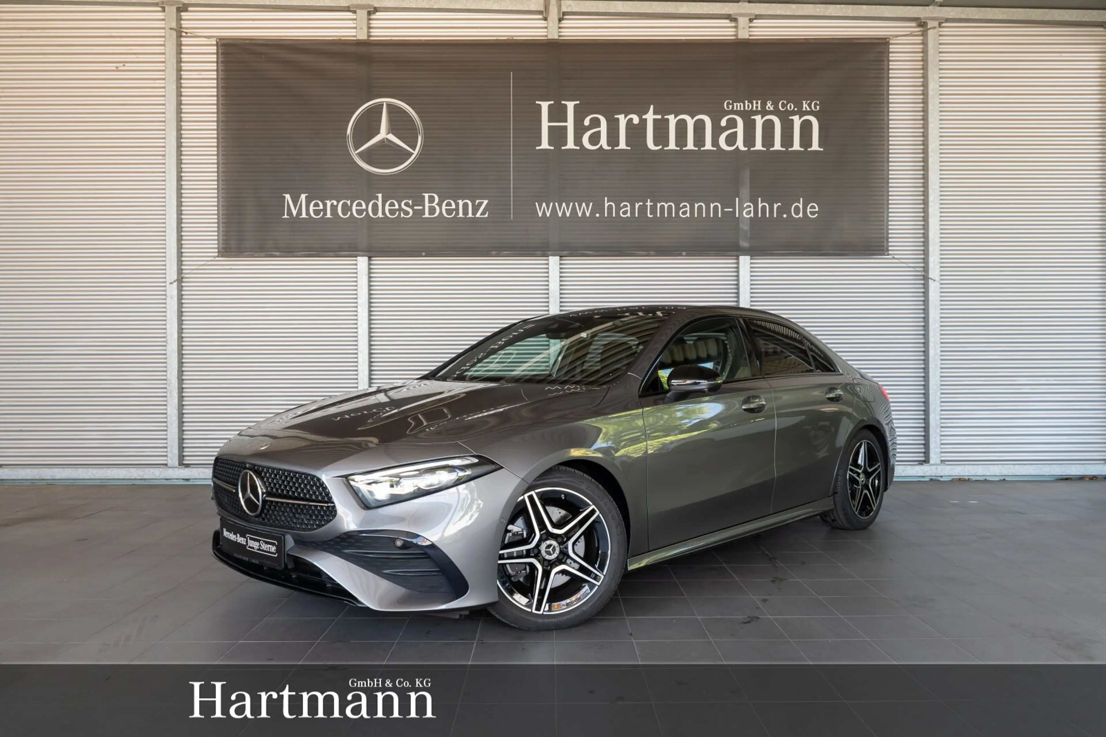 Mercedes-Benz A 220 A 220 d Limo AMG Panorama HUD Multibeam Fahrassi