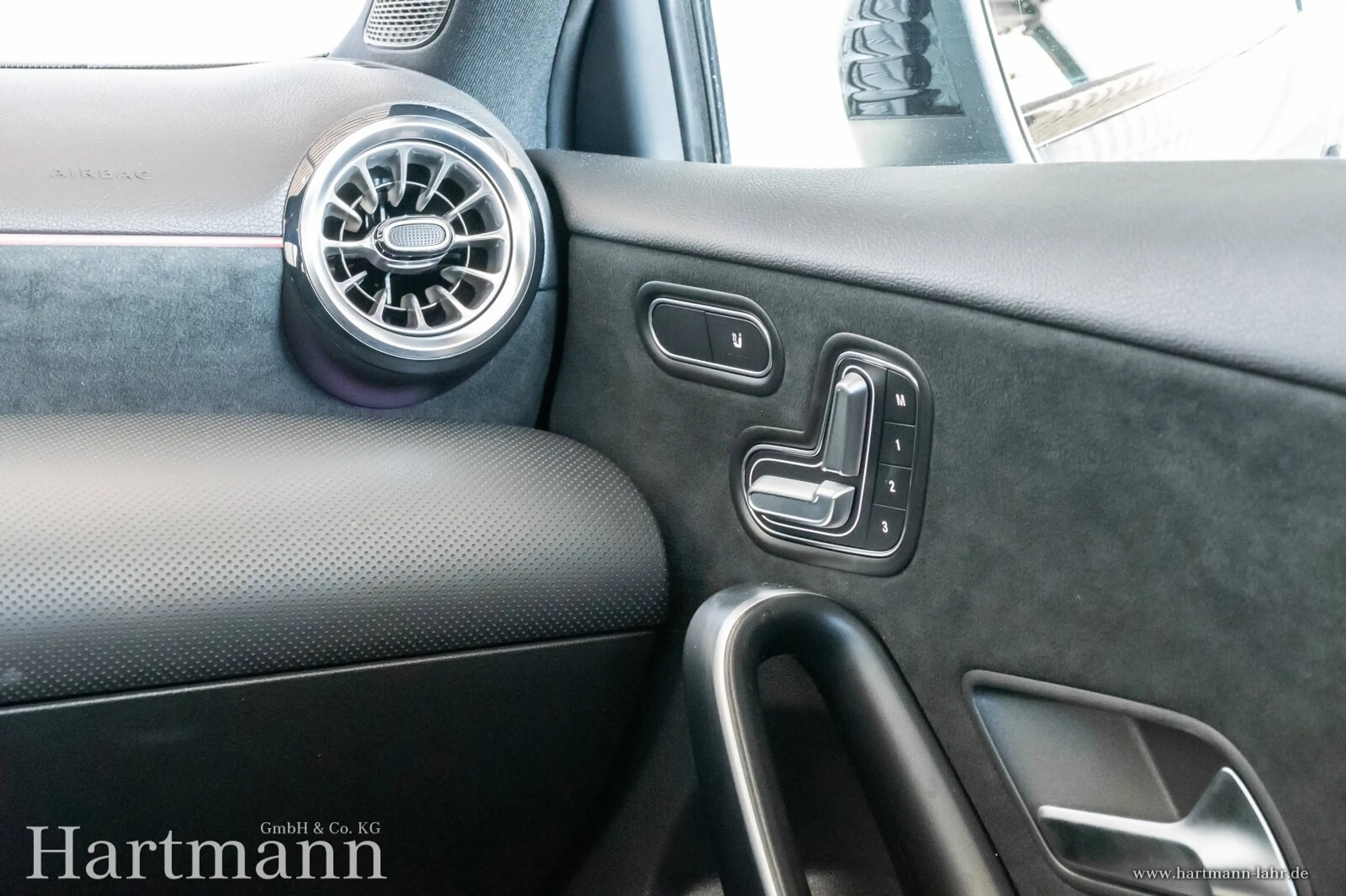 Mercedes-Benz A 220 A 220 d Limo AMG Panorama HUD Multibeam Fahrassi — photo 10