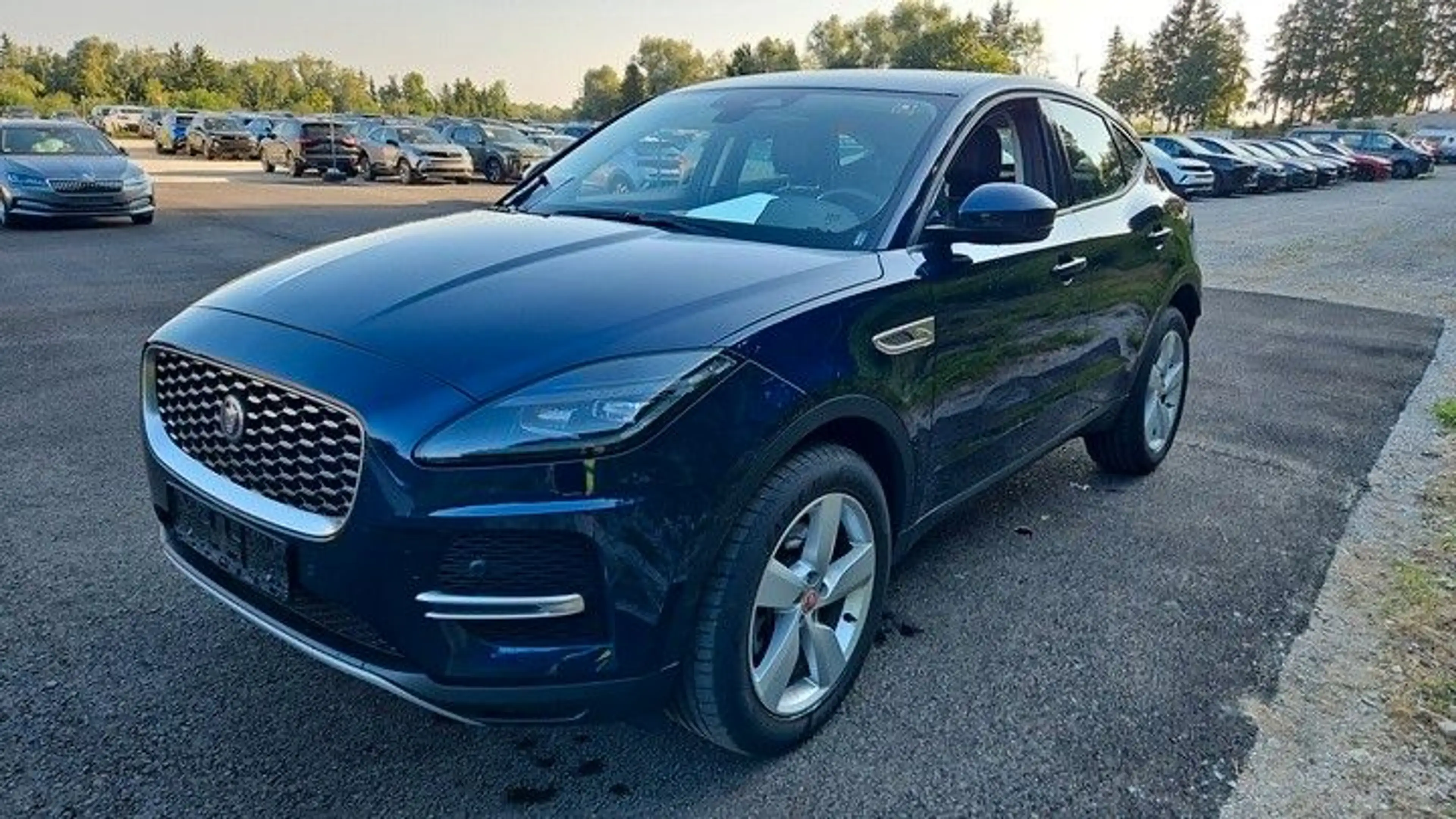 Jaguar E-Pace E-PACE SE AWD*LEDER**MEMORY*MERIDIAN
