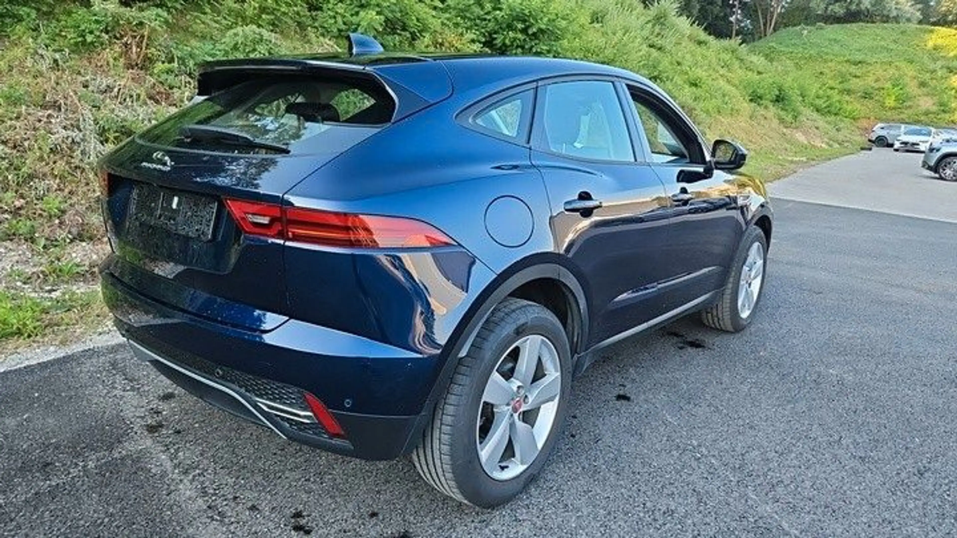 Jaguar E-Pace E-PACE SE AWD*LEDER**MEMORY*MERIDIAN — photo 4