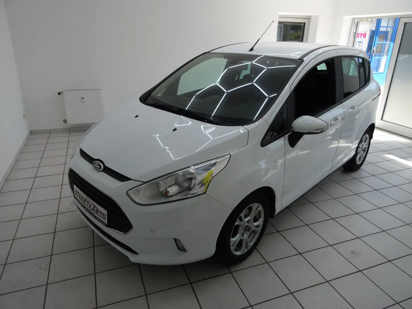 Ford B-Max 1.0 Sync Edition Білий - 2