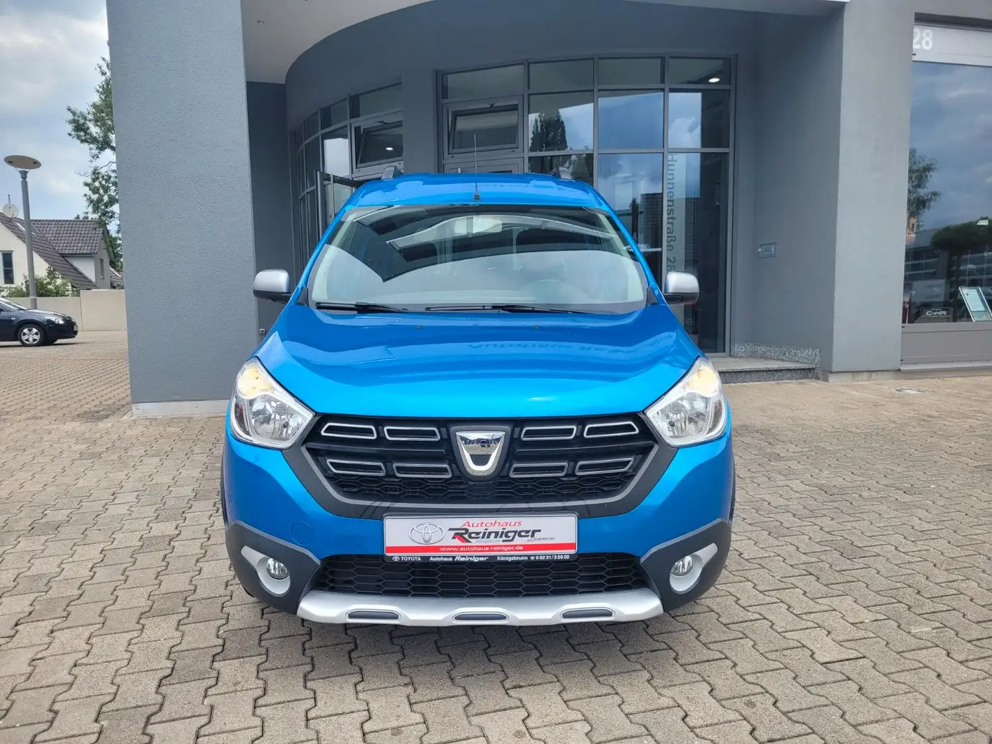 Dacia Dokker Stepway Celebration Turbo*1.Hand,AHK,Navi Blau - 2