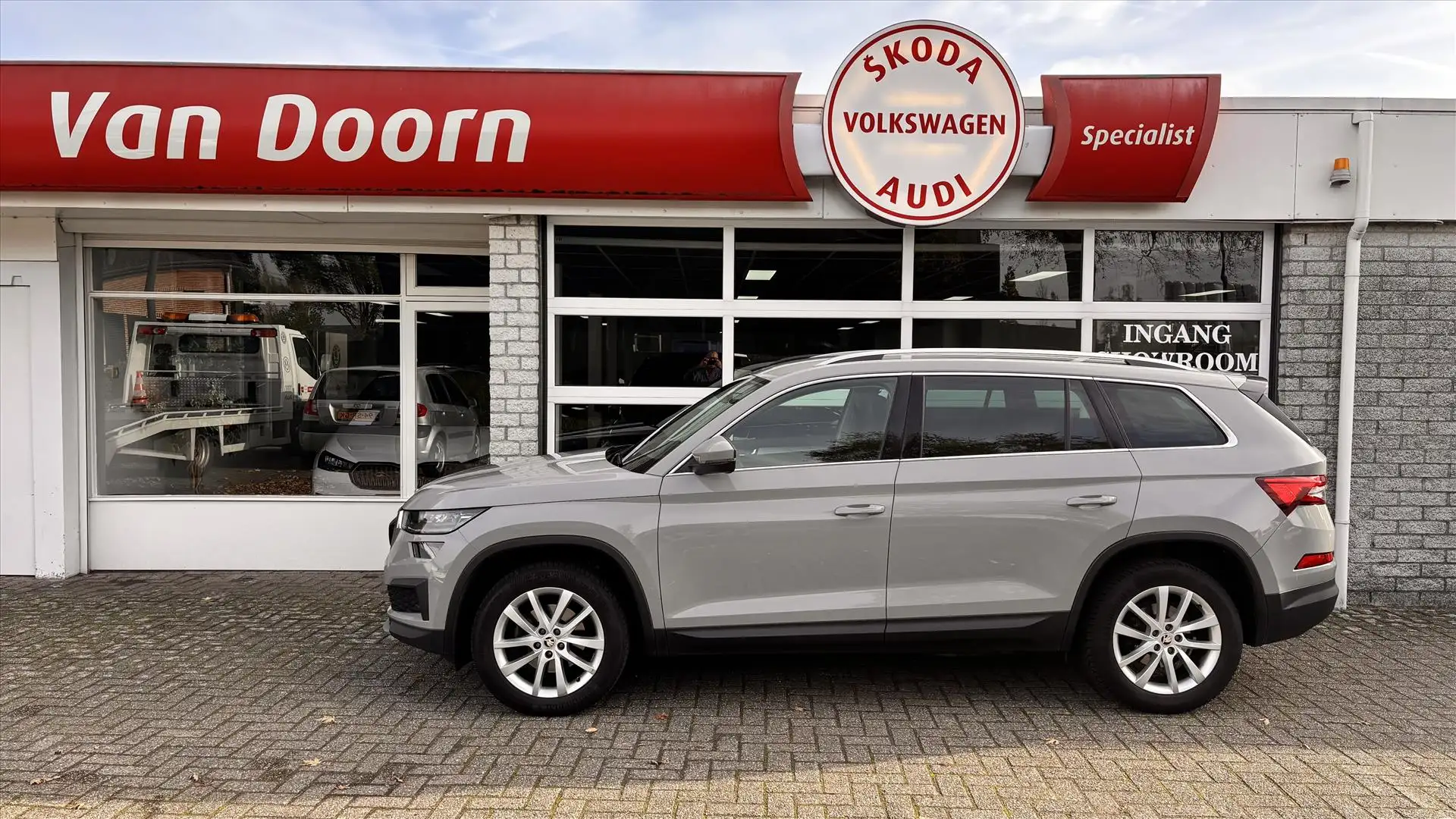 Skoda Kodiaq 1.5 TSI 150pk DSG-7 Business Edition Plus, Facelif Gris - 2
