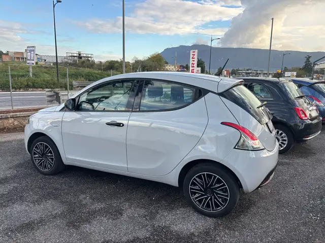Lancia Ypsilon Ypsilon III 2015 1.0 firefly hybrid Silver s