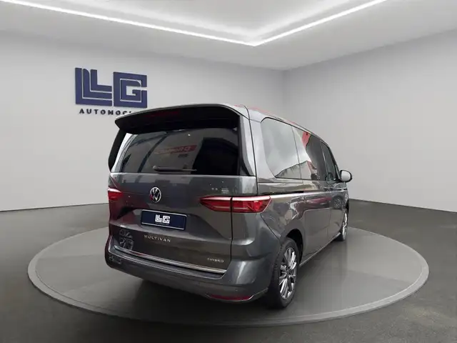 Volkswagen Multivan view 6