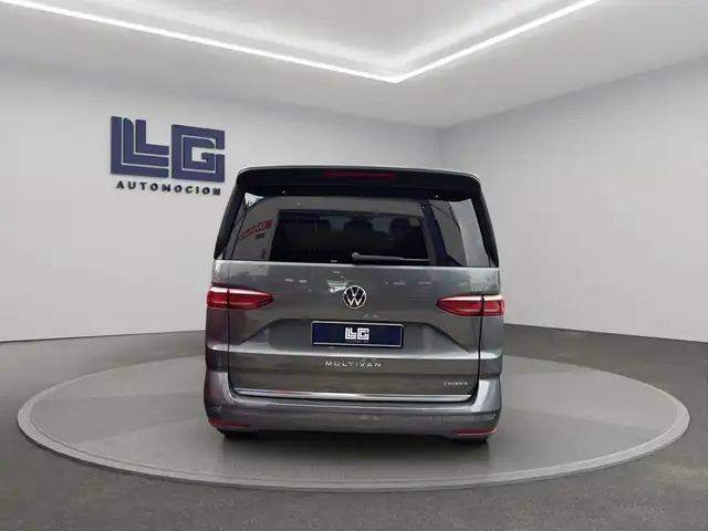 Volkswagen Multivan view 5