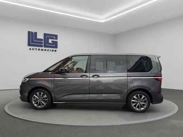 Volkswagen Multivan view 9