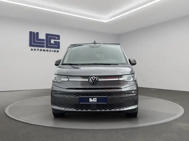 Volkswagen Multivan view 2