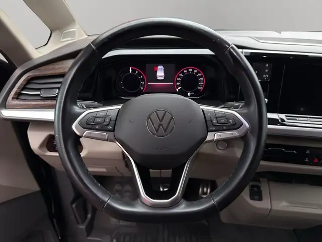 Volkswagen Multivan view 14
