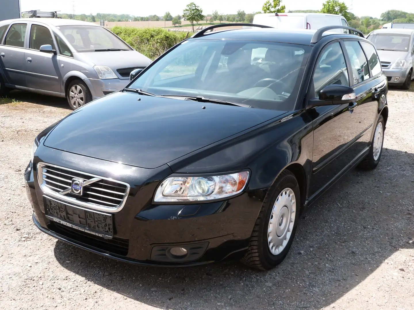 Volvo V50 1.6 D Momentum Schwarz - 1