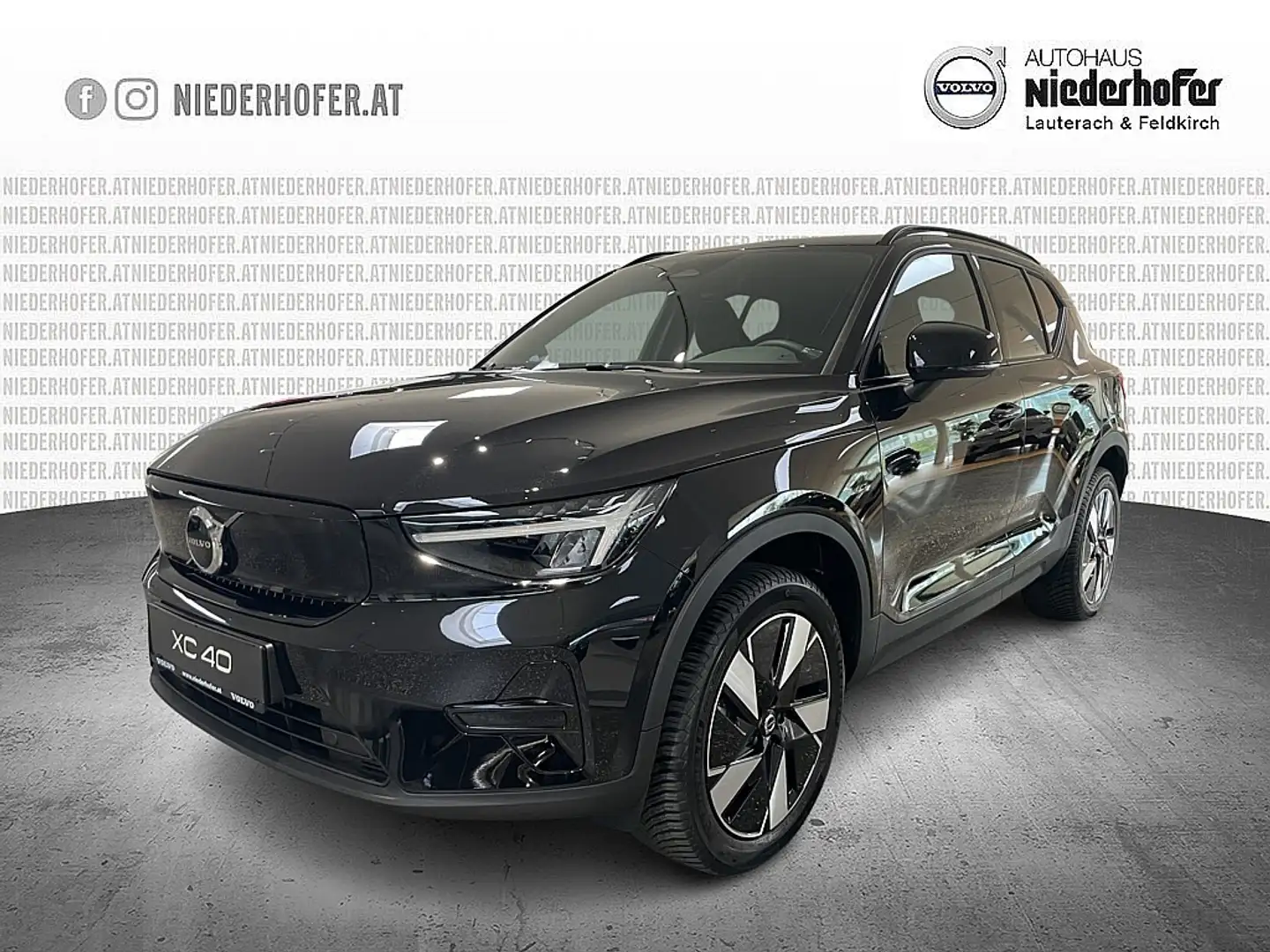 Volvo XC40 Recharge Pure Electric 82kWh Recharge Twin Plus Schwarz - 1