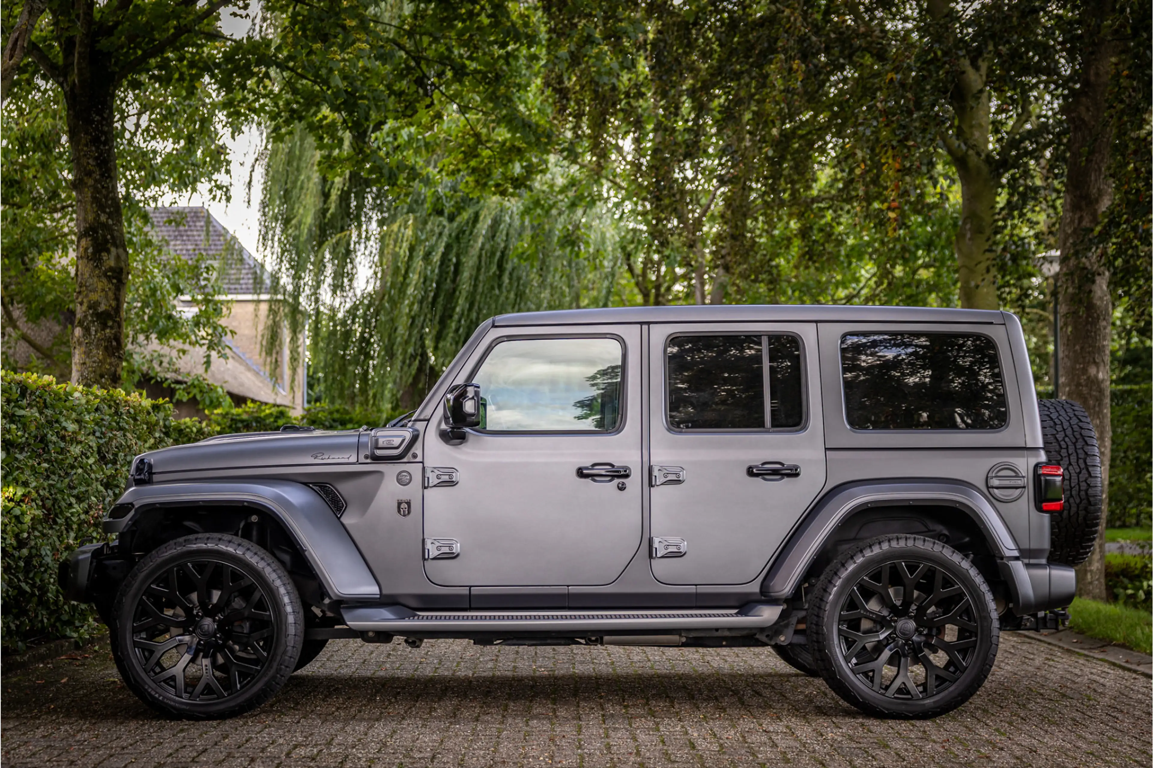 Jeep Wrangler Unlimited 4xe 380 Brute Richmond Softtop Skyroof — photo 3