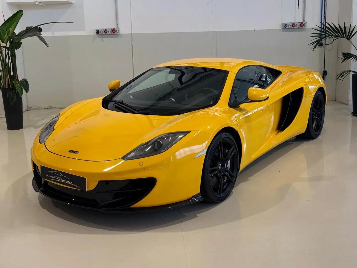 McLaren MP4-12C 12 c Coupe 50th Anniversay Edition  1 OF 50 Gelb - 1