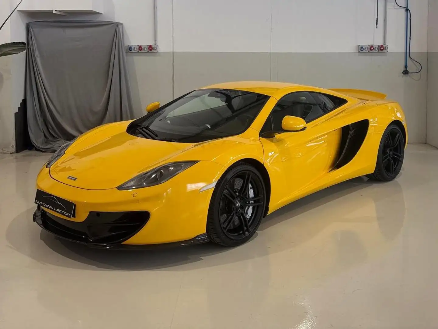 McLaren MP4-12C Coupe 50th Anniversay Edition  1 OF 50 Amarillo - 1