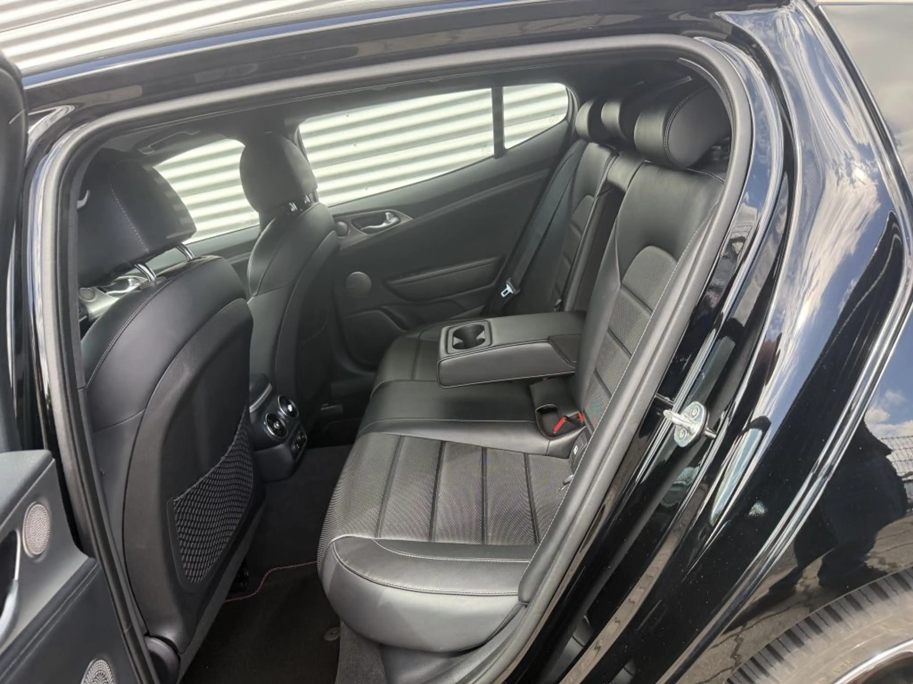 Kia Stinger 3.3 T-GDI AWD OPF GT — photo 10