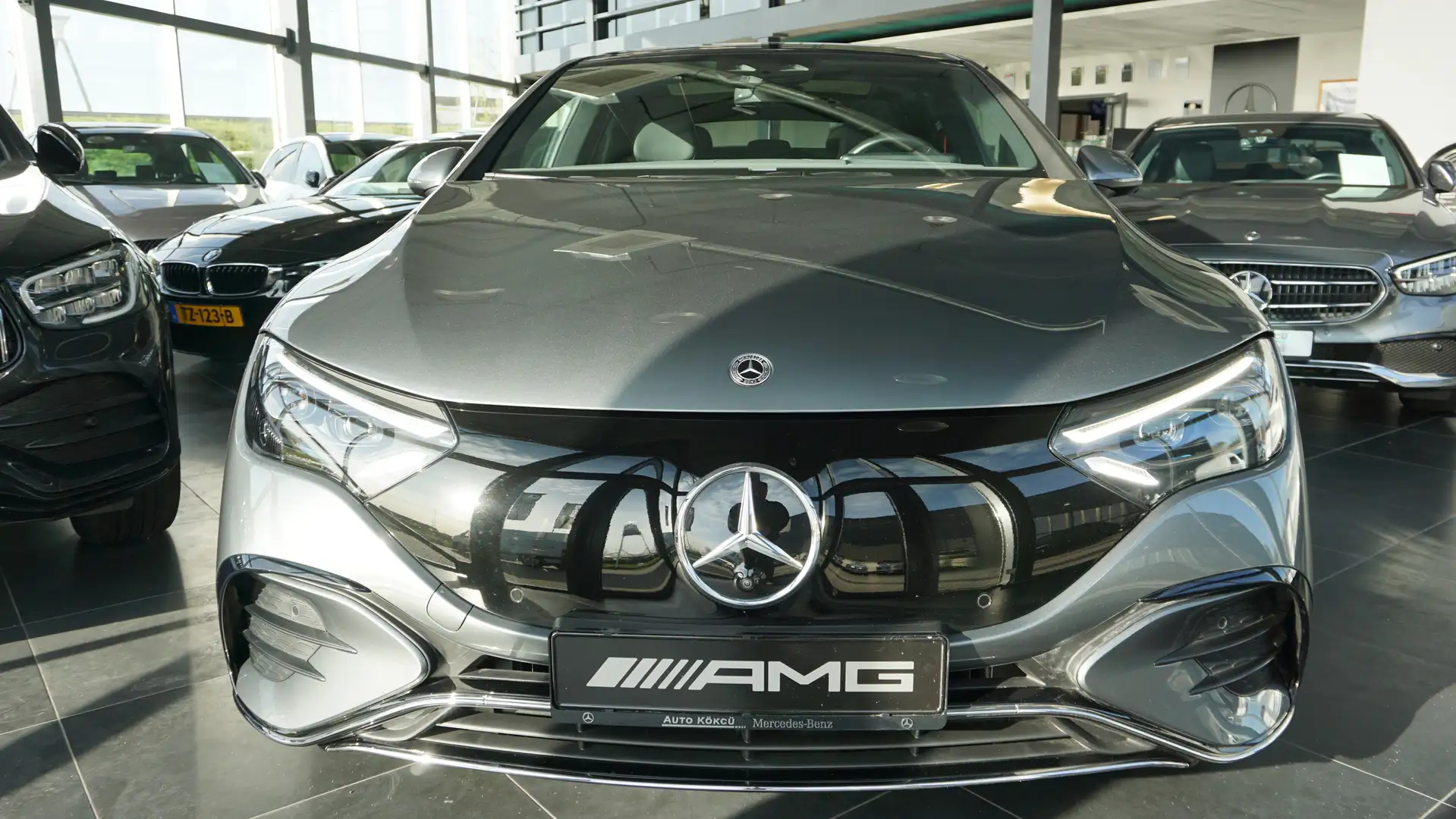 Mercedes-Benz EQE 350 350+ Launch Edition AMG | Full Options | Grijs - 2