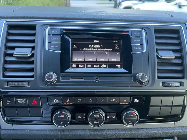 Volkswagen Multivan view 12