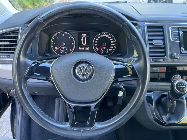 Volkswagen Multivan view 11