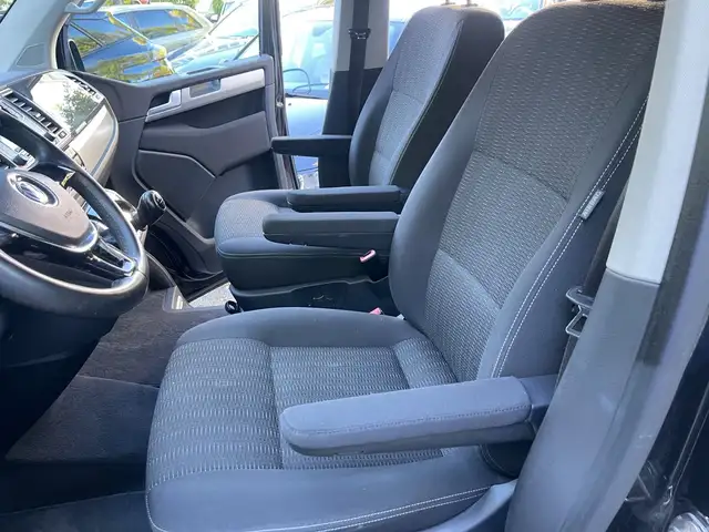 Volkswagen Multivan view 18
