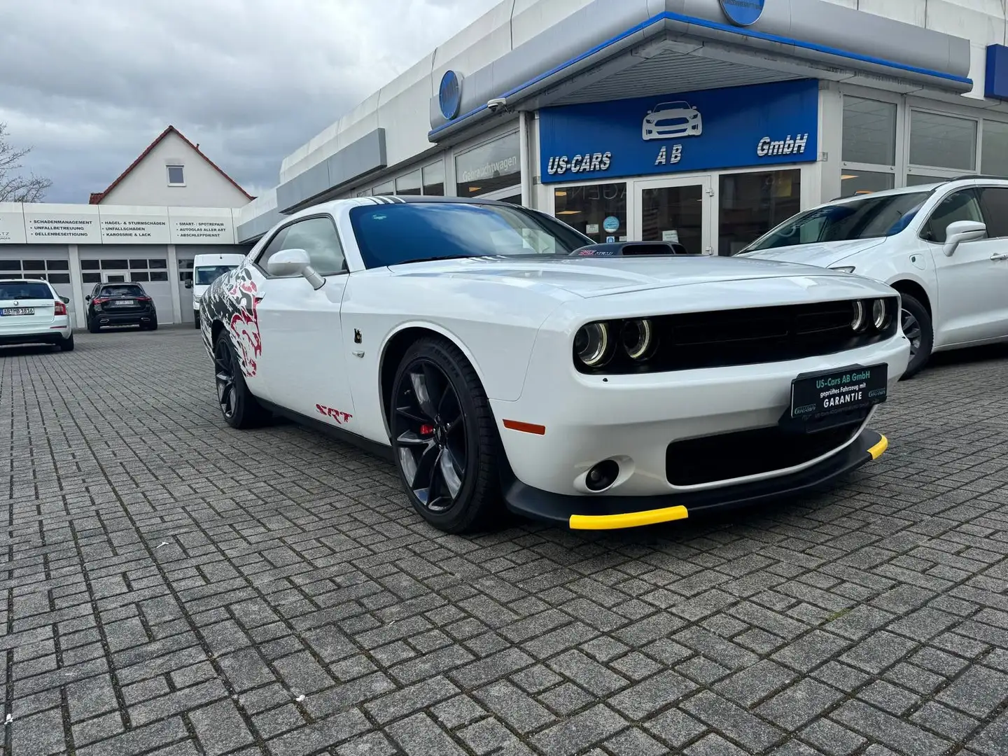Dodge Challenger 6.4 L V8 R/T* Scat Pack Wit - 1