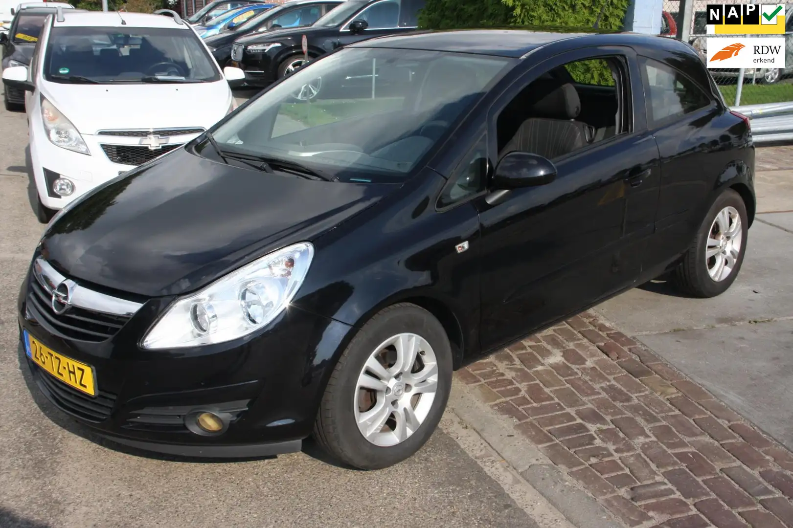 Opel Corsa 1.4-16V Enjoy airco Nieuwe APK! Schwarz - 1